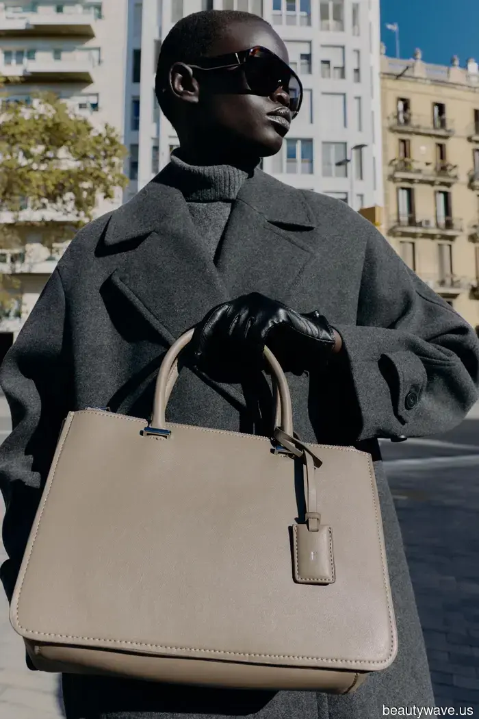 Ho appena scoperto che le borse più chic di Zara possono essere personalizzate&mdash;ora le regalo a tutti…