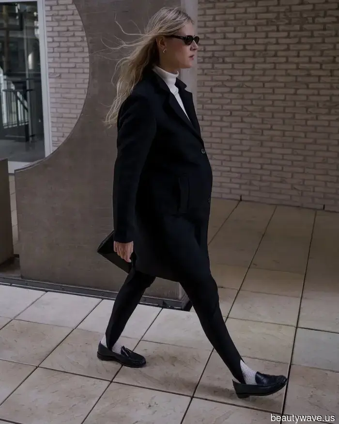 5 Ways Fashion Enthusiasts Are Transforming Leggings and a Jumper to Appear Less "Outdated" and More Trendy for 2026