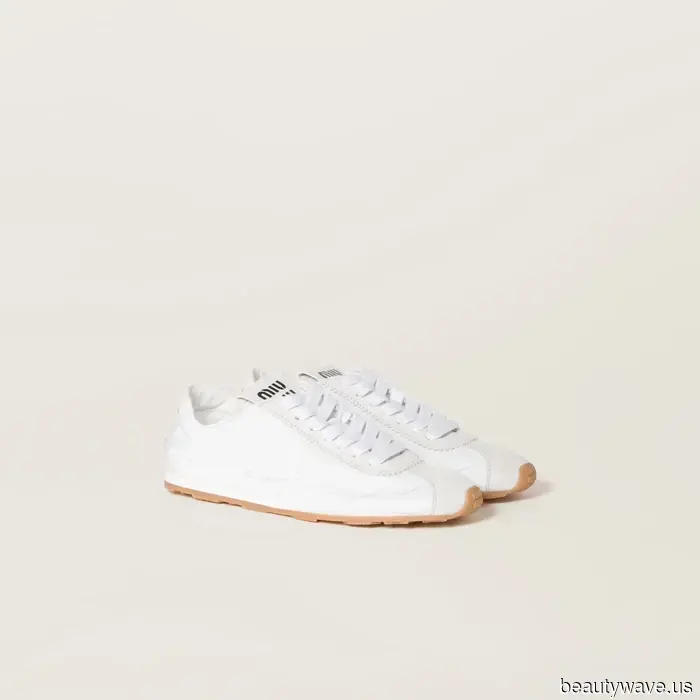 Blue jeans will always be timeless, but these five shoe colors can make them feel more updated.