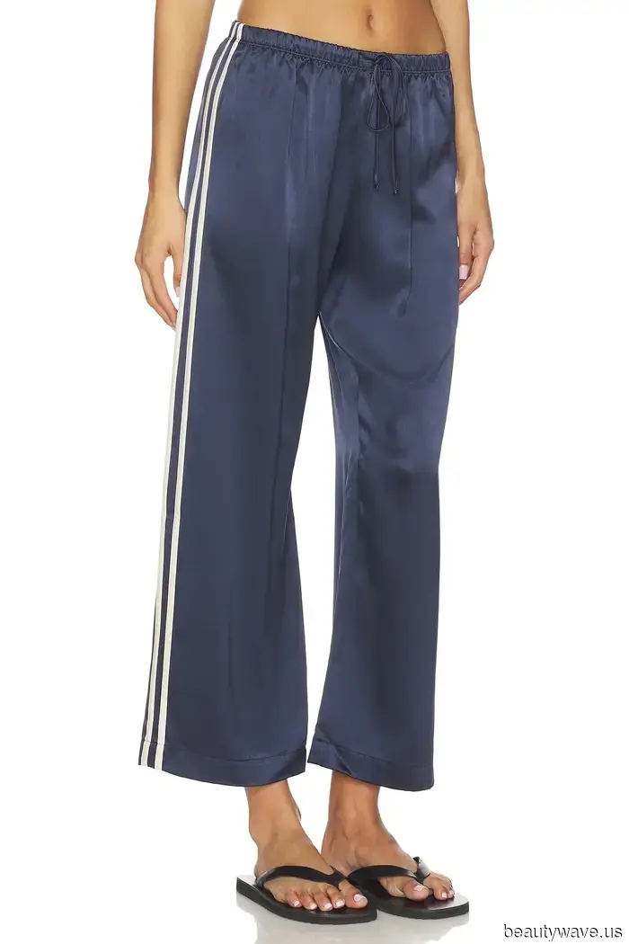 Not Capris, Not Poplin: The Trendy Cool-Girl Pants Elsa Hosk Pairs with Ballet Flats and Windbreakers
