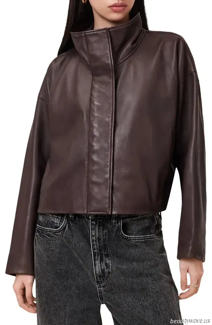 Sono il Direttore degli Acquisti e sto trasmettendo in diretta la vendita commemorativa di Nordstrom—queste sono incredibili…