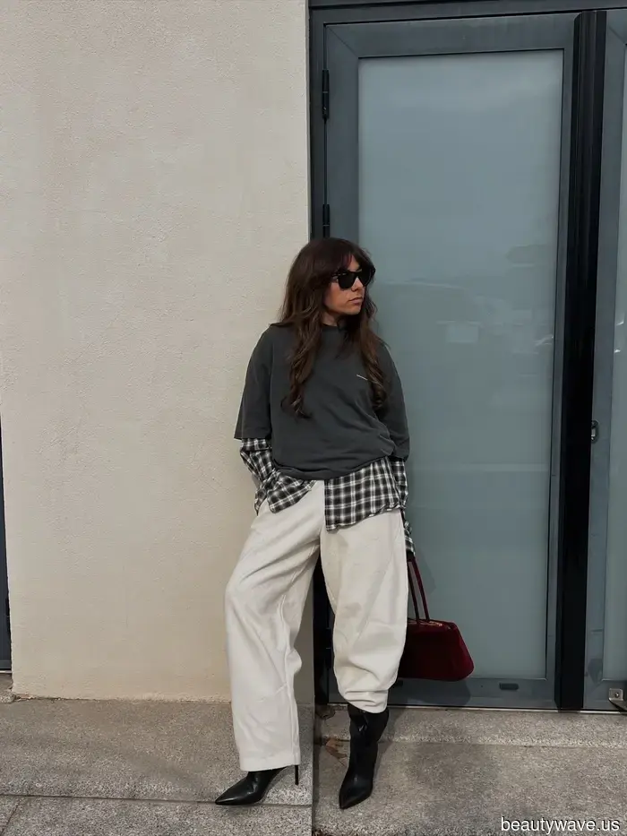 Everyone in the fashion world is in consensus: this winter boot style is versatile enough to be paired with jeans, skirts, and leggings.