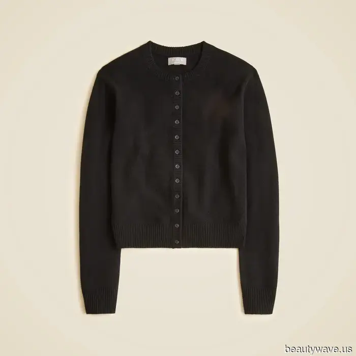 Hold on, J.Crew is currently offering a 30% discount sitewide—here are the stylish fall items that I've added to my cart.