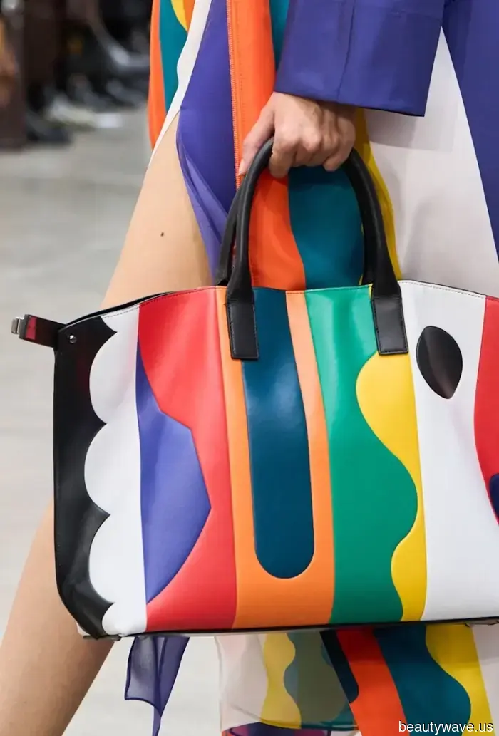 La mia amica mi ha chiesto quali tendenze di colore delle borse domineranno nel 2026&mdash;le ho inviato questi 7.