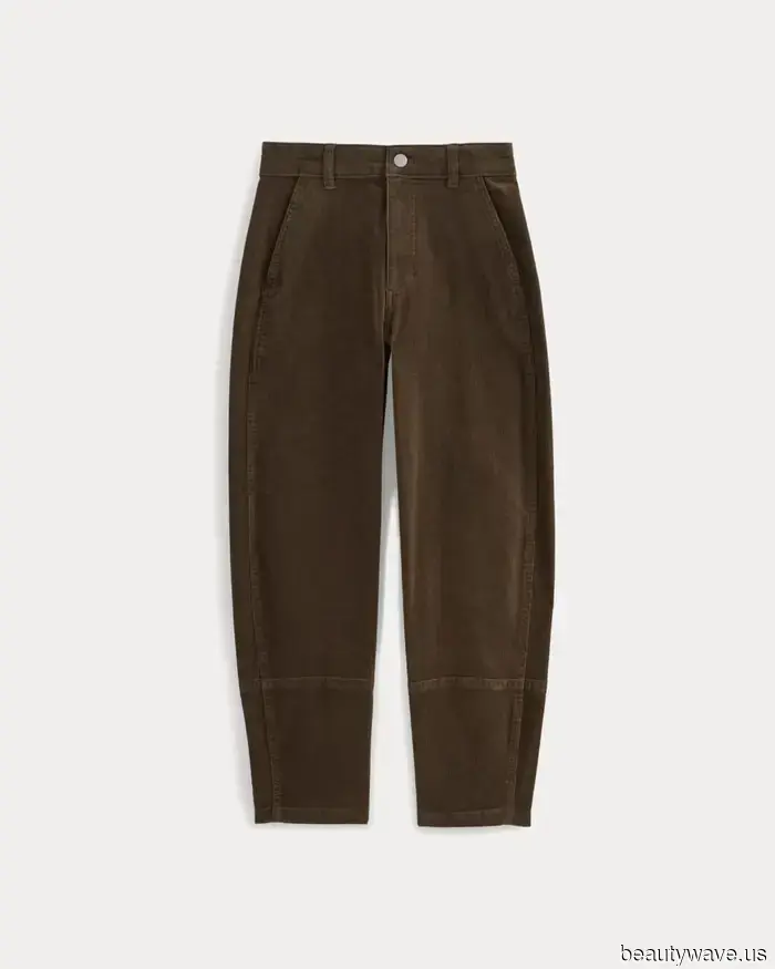 It's Official: This Is the Exact Pant Trend That People Will Choose Over Jeans This Winter.