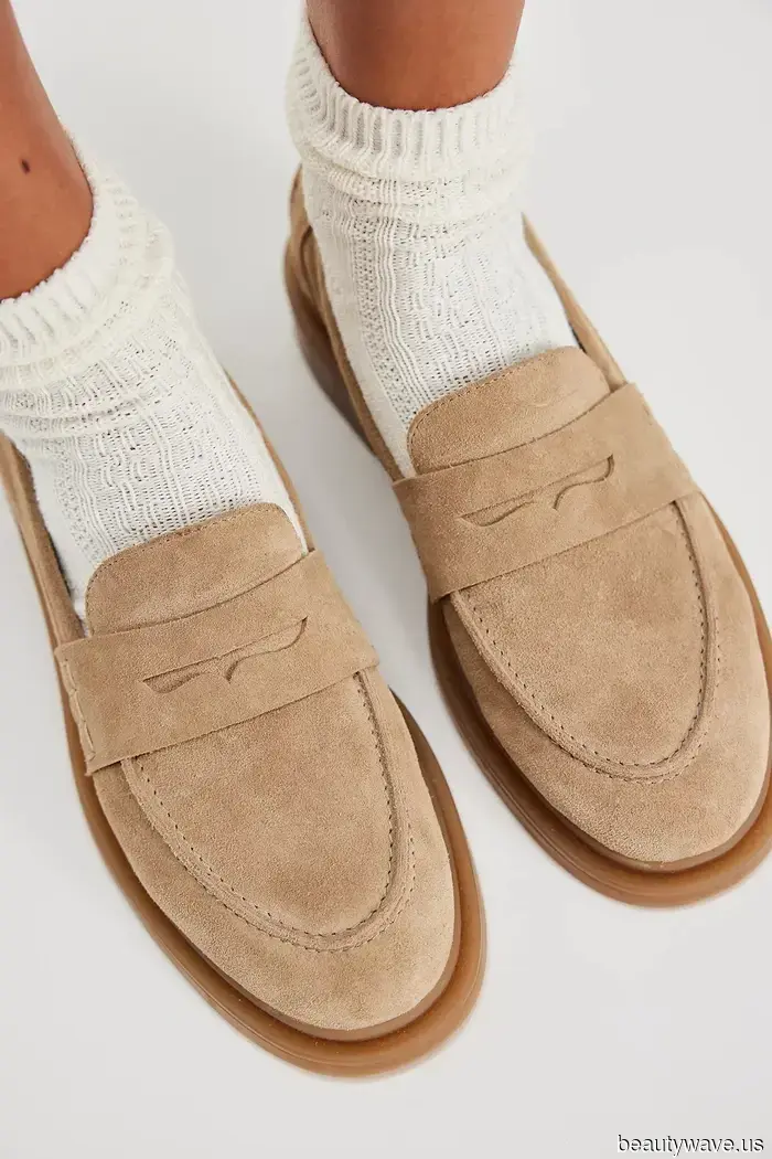 There's no doubt—these 8 fall shoe trends will give you an affluent appearance.