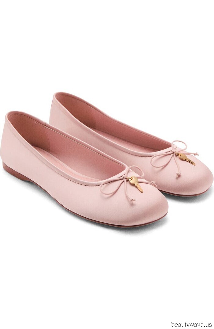 The Chic Flat-Shoe Color Trend That Every It Girl Is Pairing With Shorts and Pants (Hint: It Isn't Red)