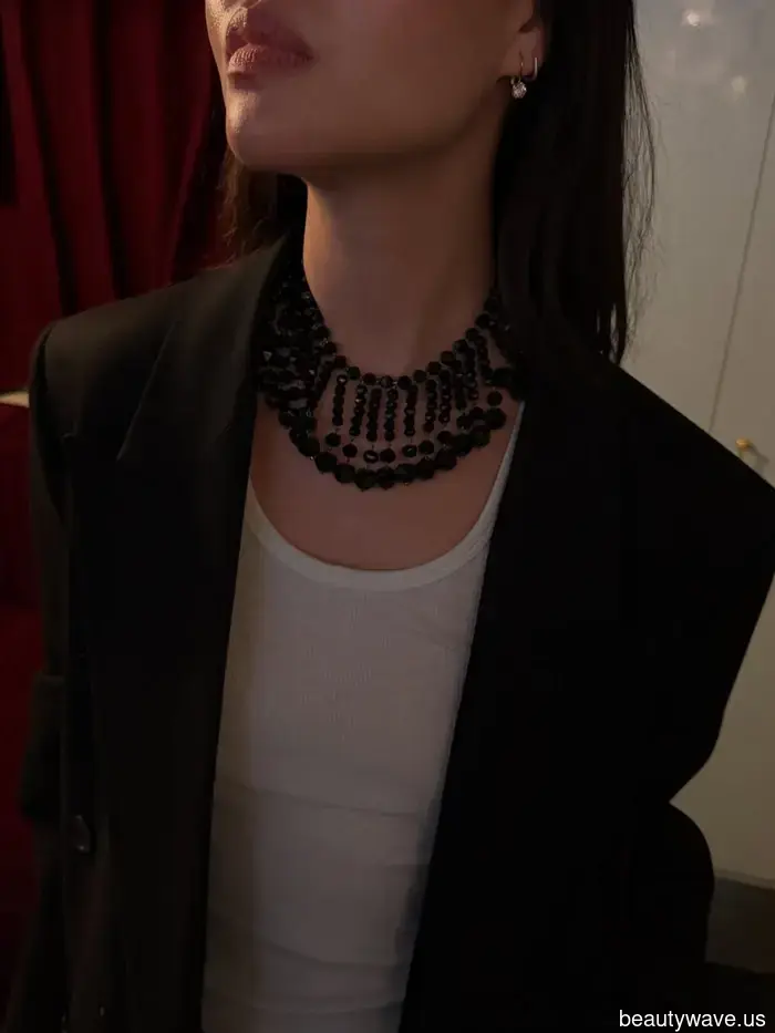 Весенний гардероб It-Girl 2026: 9 очень специфичных вещей, которые они все носят