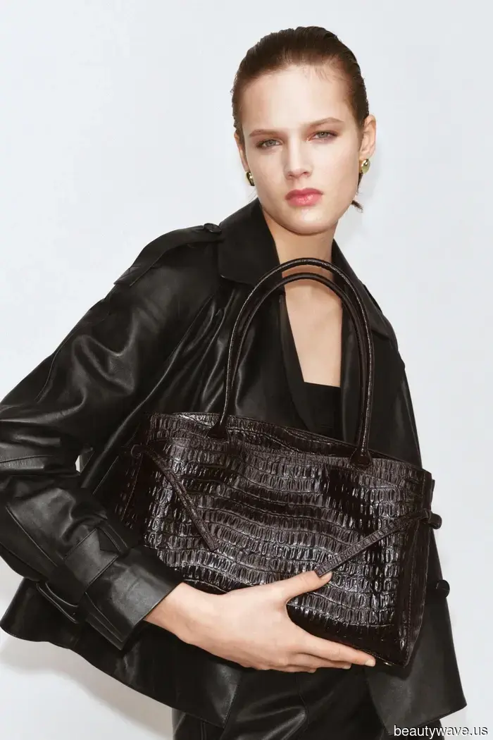 La chaqueta reversible de Zara se agotó al instante—pero esta nueva versión de piel sintética es aún más elegante.