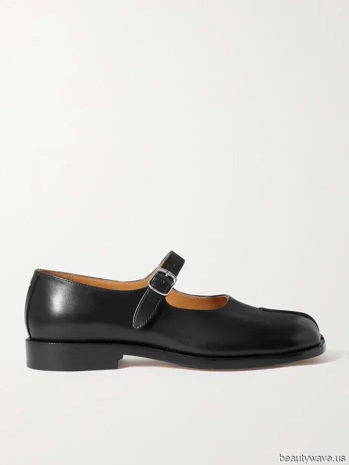 The Most Stylish Dressers Understand That It’s All About the Details—This Particular Shoe Trend Elevates White Dresses to Their Most Chic Form.