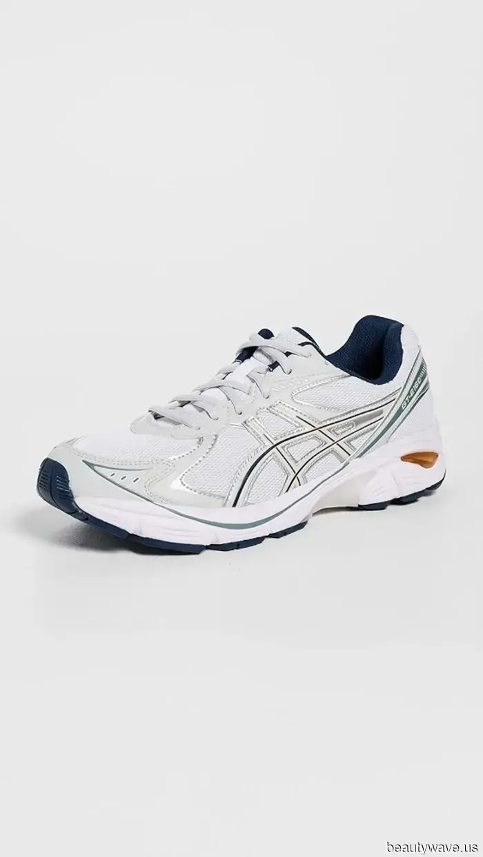 If you plan to wear leggings in 2025, please stick to styles like these, these, and these.