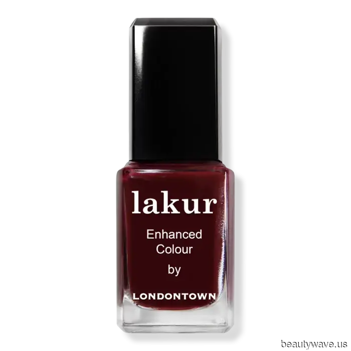 The Most Fashionable Individuals Are Donning These 11 Nail Colors Recommended by Experts This September