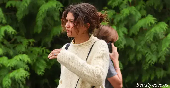 Zendaya indossa già la tonalità di scarpe più elegante dell'autunno.