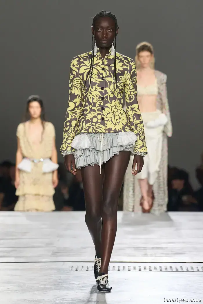 Le sneaker It della primavera 2026 hanno appena debuttato a Parigi da Dries Van Noten