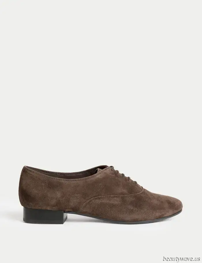 Neither a Mary Jane nor a Boot: This Stylish, Comfortable Flat-Shoe Trend Is Now Everywhere I Turn