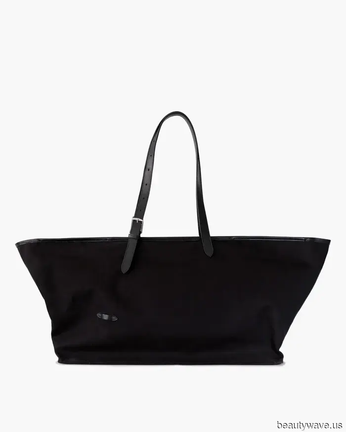 Я путешествую как минимум 20 раз в год&mdash;это те наряды для аэропорта, которые я ношу постоянно.