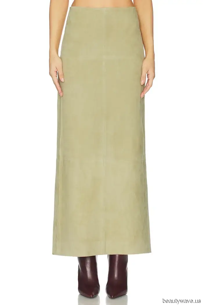 Sofia Richie Grainge está embarazada, y compartió la noticia con la chaqueta SRG que sé que se agotará primero.