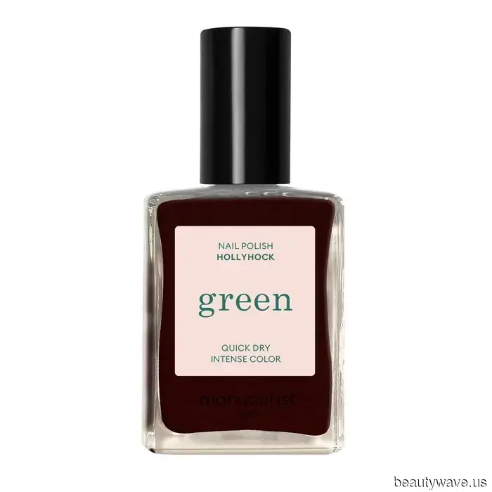 15 Dark Academia-Inspired Nail Designs That Bring to Mind Dusty Leather Volumes, Hidden Societies, and Multiple Plaid Patterns