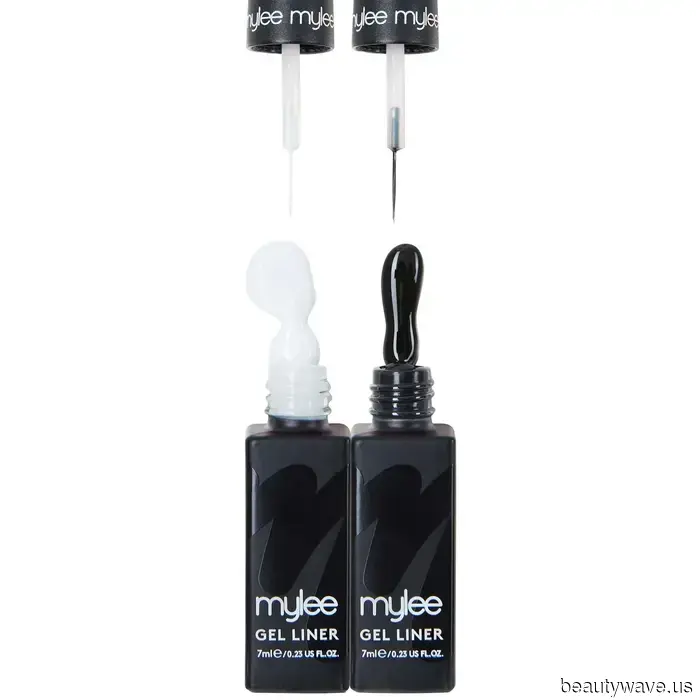 Темные маникюры всегда выглядят стильно&mdash;9 дизайнов ногтей, которые я буду копировать в этом сезоне