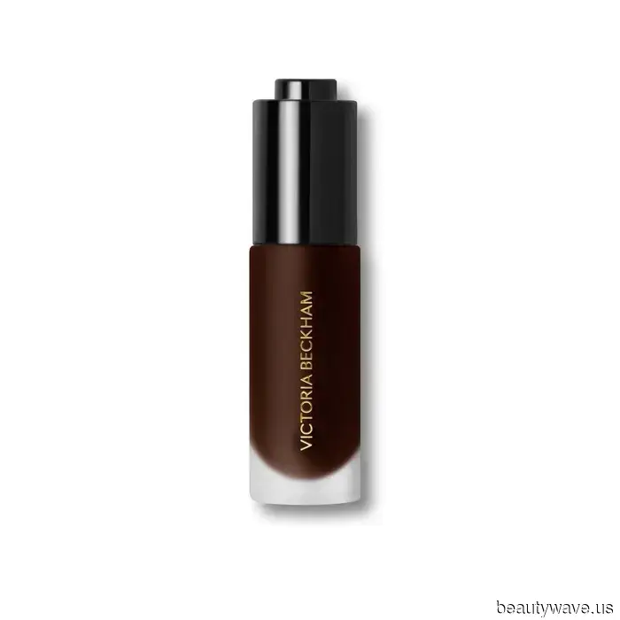 Ok, quindi i nuovi toni bronzati di Victoria Beckham mi danno il glow più abbronzato di sempre.