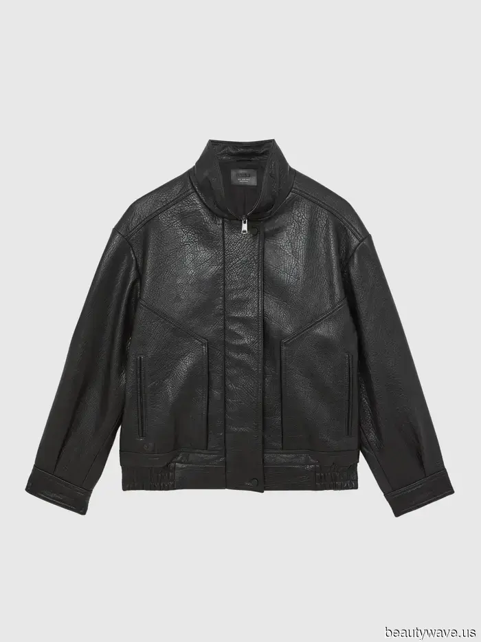 Es stellt sich heraus, dass das Tragen von Jeans und Loafers in diesen Farben der Schlüssel zu einem schicken Look in diesem Herbst ist.