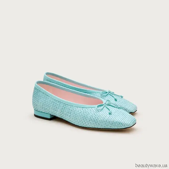 Las personas de moda ocupadas saben que esta tendencia de zapatos planos hace que los atuendos se vean más elegantes cuando ya llegas tarde.