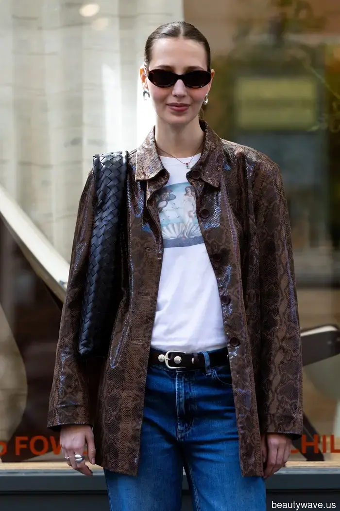Tschüss, weiße T-Shirts&mdash;Modeleute sind überzeugt, dass dieser coolere Alternativlook besser zu Jeans passt.
