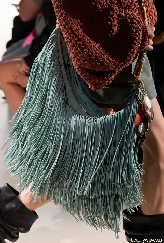 La mia amica mi ha chiesto quali tendenze di colore delle borse domineranno nel 2026&mdash;le ho inviato questi 7.