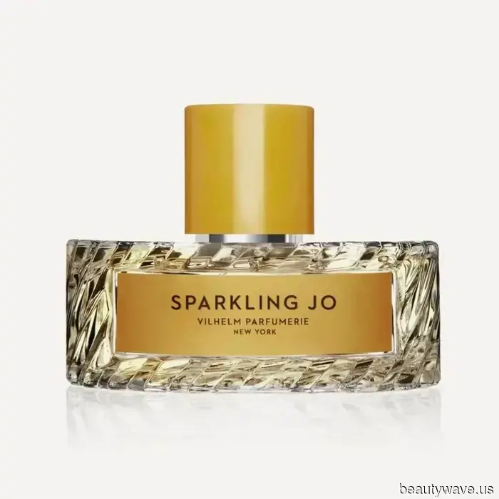 I can't demonstrate it, but I'm convinced that these glittering scents make my outfits appear more luxurious.