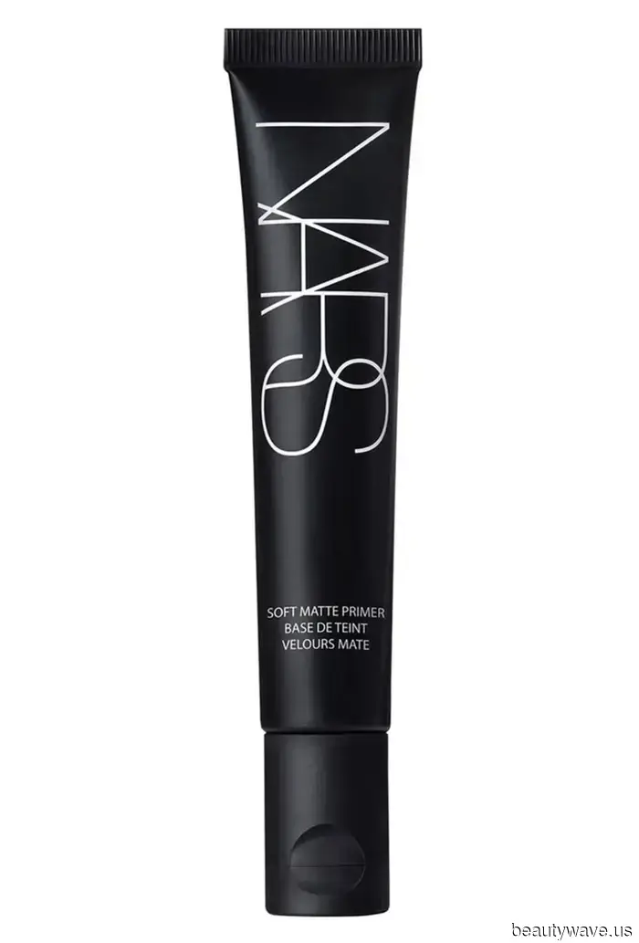 This stunning bride donned a Vera Wang gown and Manolo Blahnik shoes for her sophisticated, timeless countryside wedding.