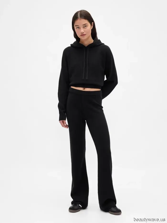 Addison Rae and Lily-Rose Depp sported the 2000s pants-and-shoe pairing that's making a resurgence.