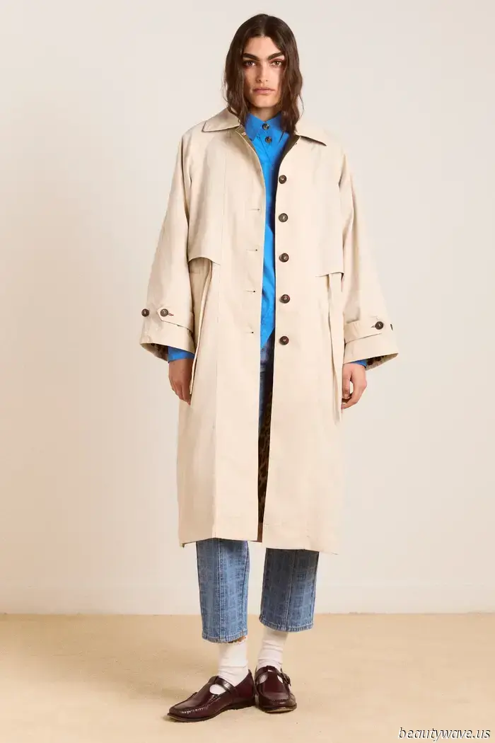 Certo, i trench beige sono senza tempo — ma, a dire il vero, trovo che questa tonalità neutra alternativa sia molto più chic.