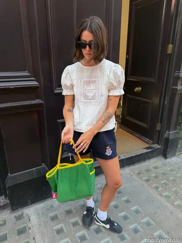 Minimalists and maximalists concur: this is the most stylish approach to wearing color.