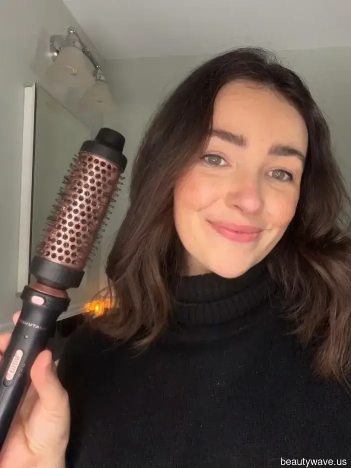 Questo Spazzola Termica Mi Dà un Blowout da Salone in Pochi Secondi—E Costa Solo $30
