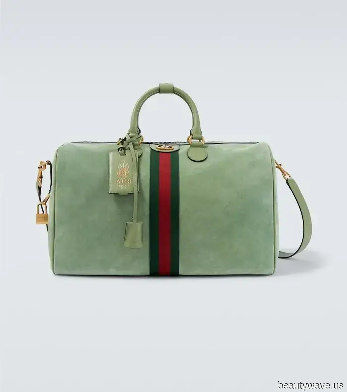 Face the Facts: These 8 Bag Trends Became Outdated in 2025