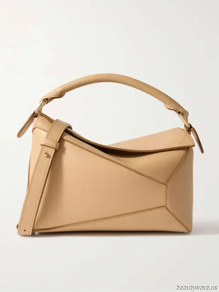 This Loewe bag is a favorite among fashion enthusiasts—I put it to the test to determine if it lives up to the hype.