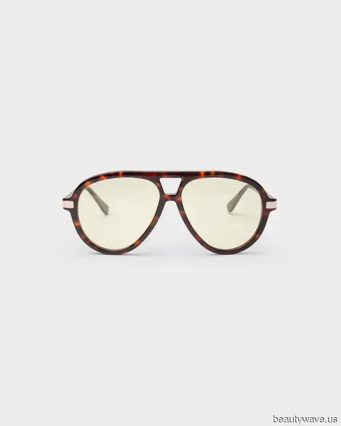 Not Linen Trousers, Not Denim: The Stylish Pant Trend That Fashion Enthusiasts Revert to Each Spring