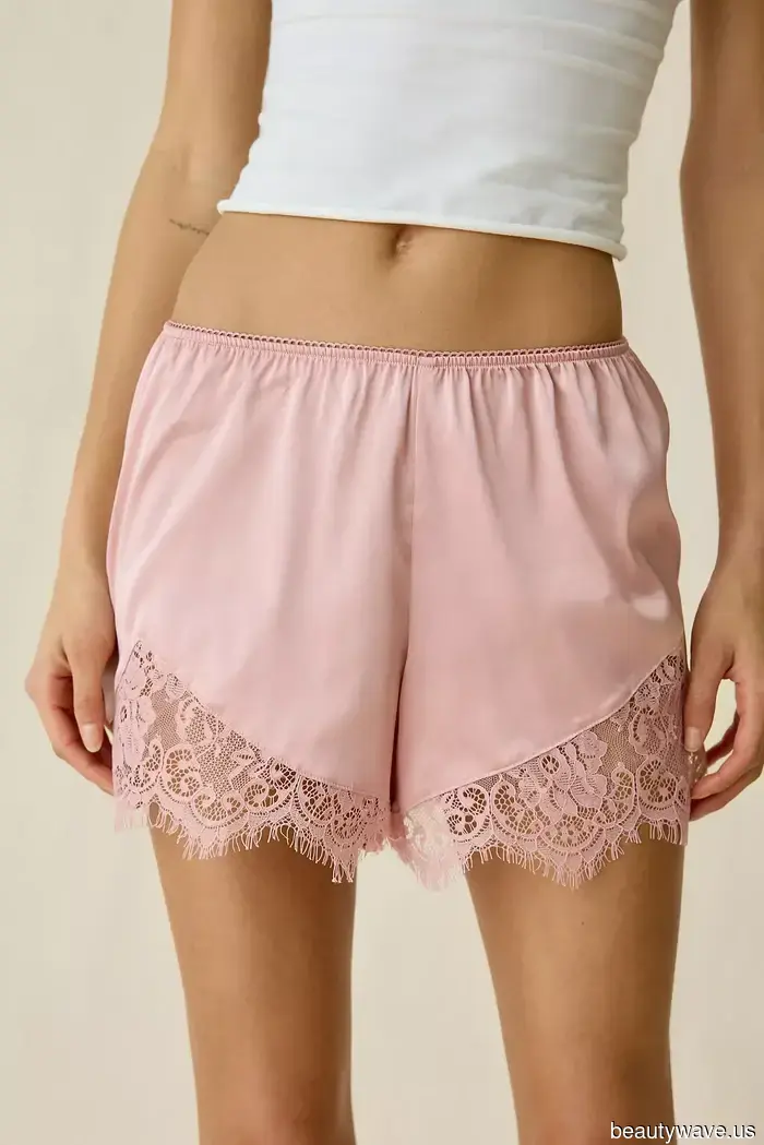 Desde pañuelos de seda hasta gorras de ganchillo, estos son los accesorios para el cabello de verano que las chicas it no pueden dejar de usar.