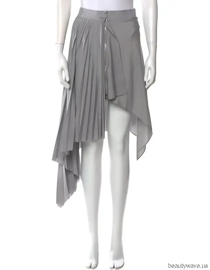 Chic Parents from Tokyo to Paris Showcase Their Everyday Outfits That Function Well