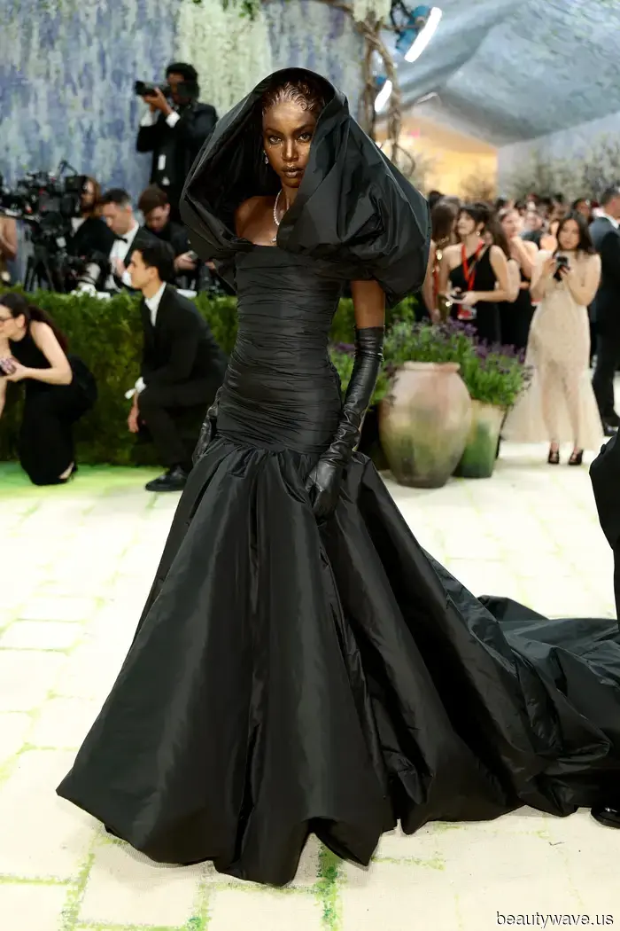 Desde el Hotel Mark hasta la Alfombra de la Met Gala: @UpNextDesigner Comparte Su Reseña Sin Filtros