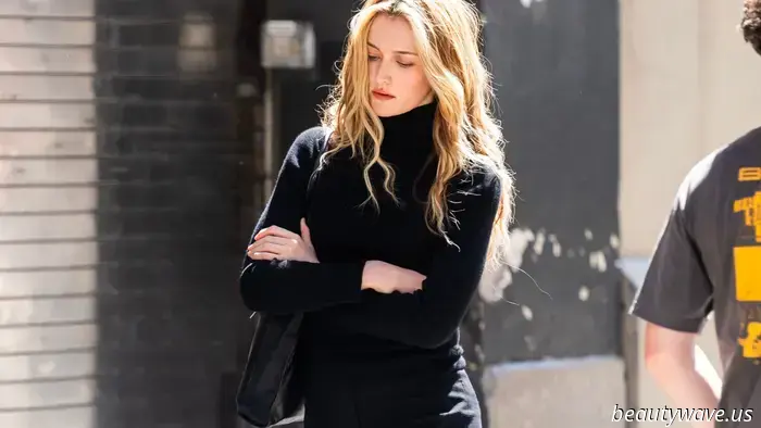 Since the 1990s, the most stylish women have paired this shoe trend with cropped black pants.