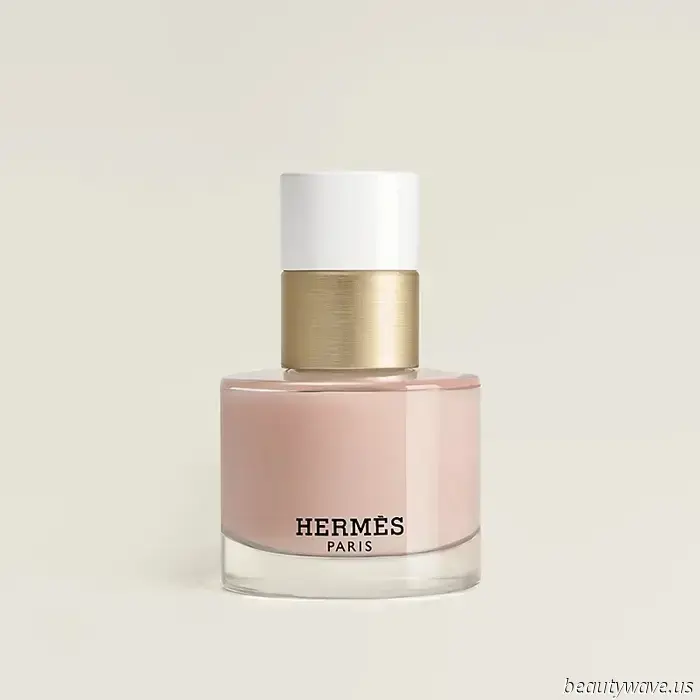 ¿Avena, Almendra o Fresa? Los Mejores Tonos de Esmalte de Uñas Lechoso para una Manicura de Verano a la Moda