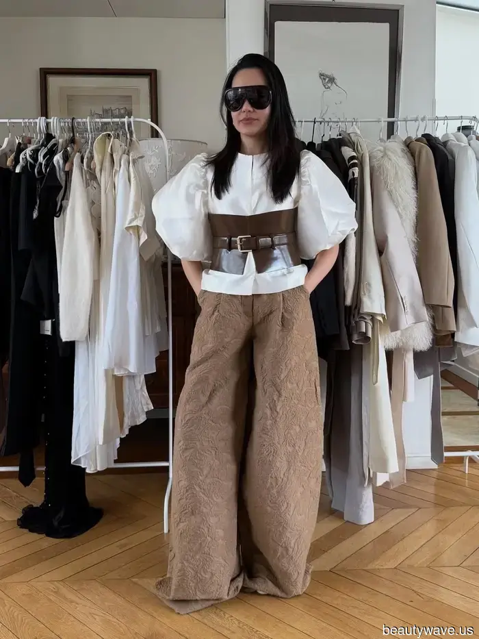 5 Blouse Trends That French Women Will Combine With Jeans, Skirts, and Trousers in 2026