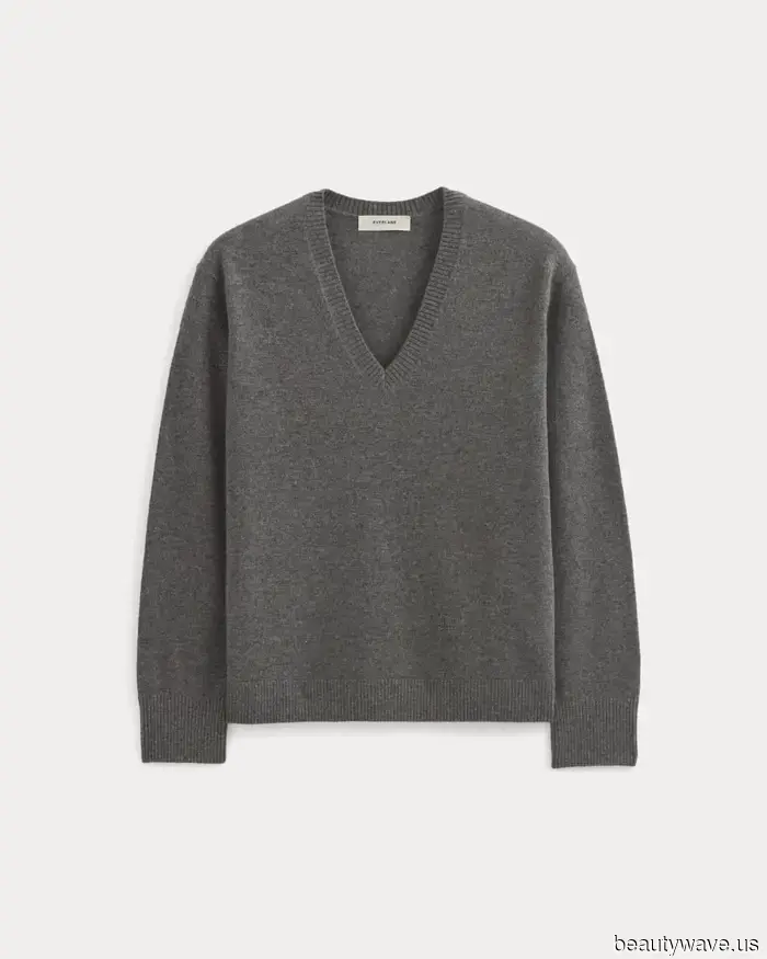 Это цвет свитера-анти-тренда, который люди носят даже чаще, чем черный и кремовый.