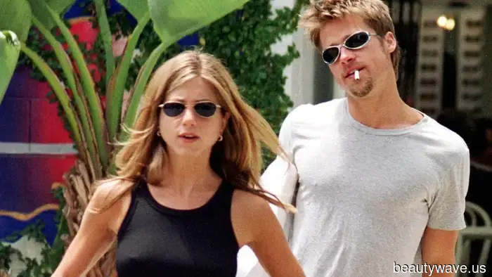 Jennifer Aniston ha appena indossato la tendenza delle scarpe minimaliste che ha stilato sin dagli anni '90.