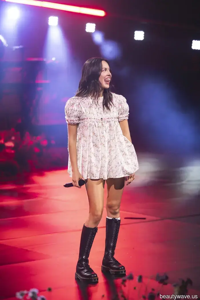 Einige könnten denken, Olivias Babydoll-Kleid sei umstritten, aber Modeleute tragen den Trend schon seit Jahren.