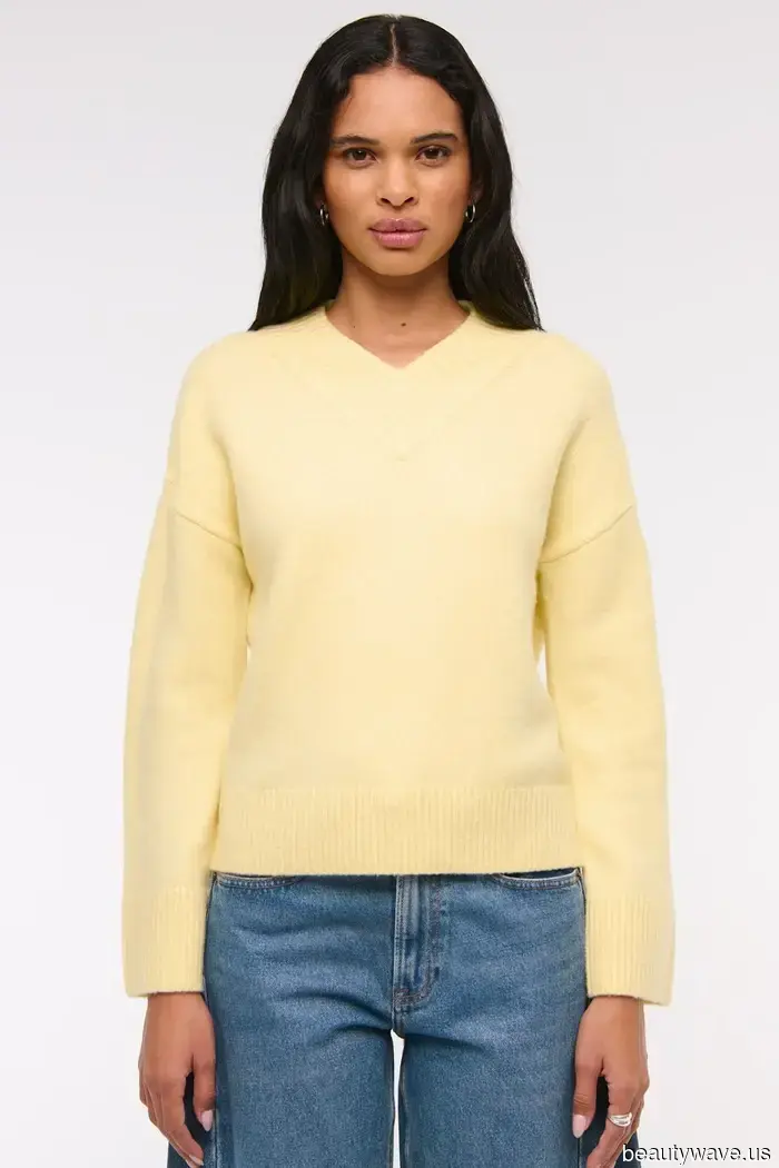 Every stylish woman is donning this "plain" yet sophisticated skirt—apologies to minis and maxis!