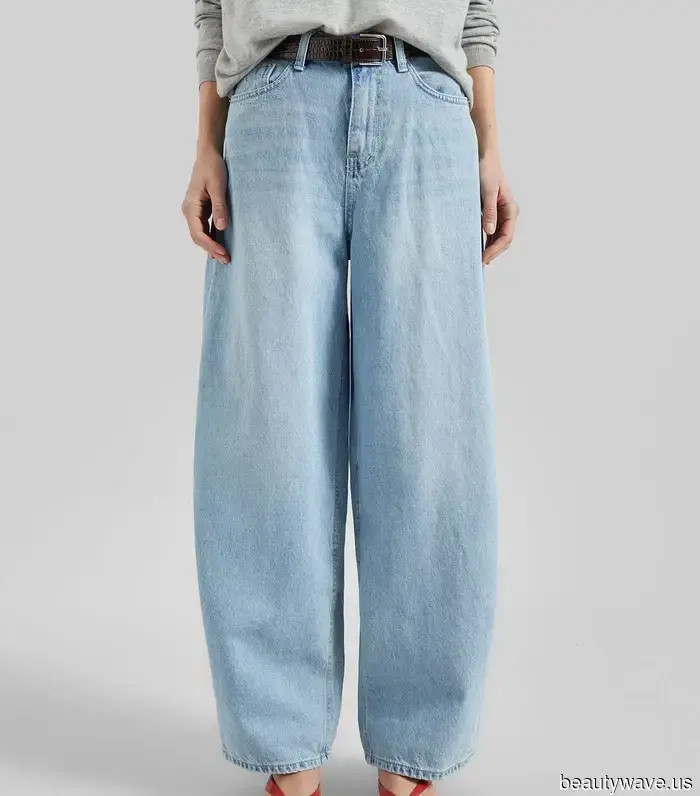 FYI: L'uniforme in jeans dell'estate 2026 include questa esatta tendenza di colore denim e ballerine.