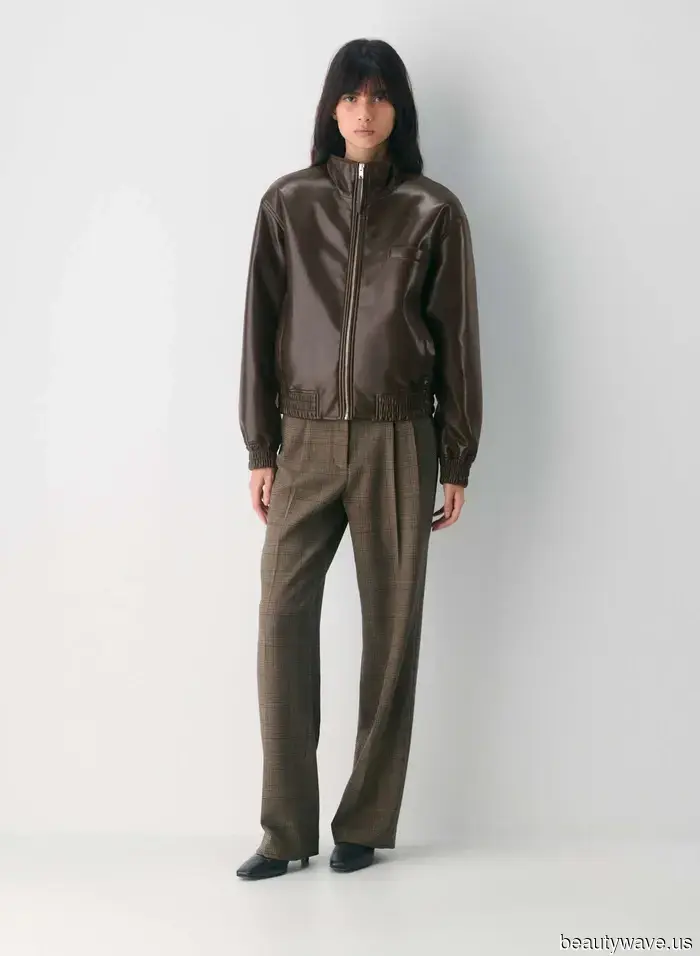 Le persone a Parigi e a New York stanno sostituendo le loro giacche moto con questa alternativa del 2025.