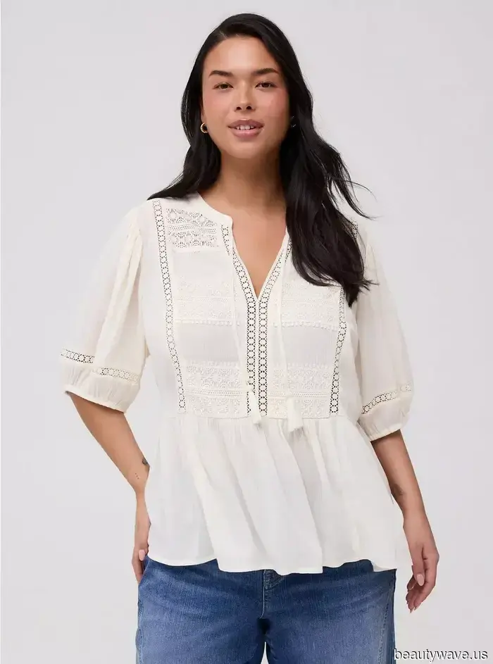 Ovunque guardo, le persone di moda indossano queste 7 tendenze estive con i jeans.